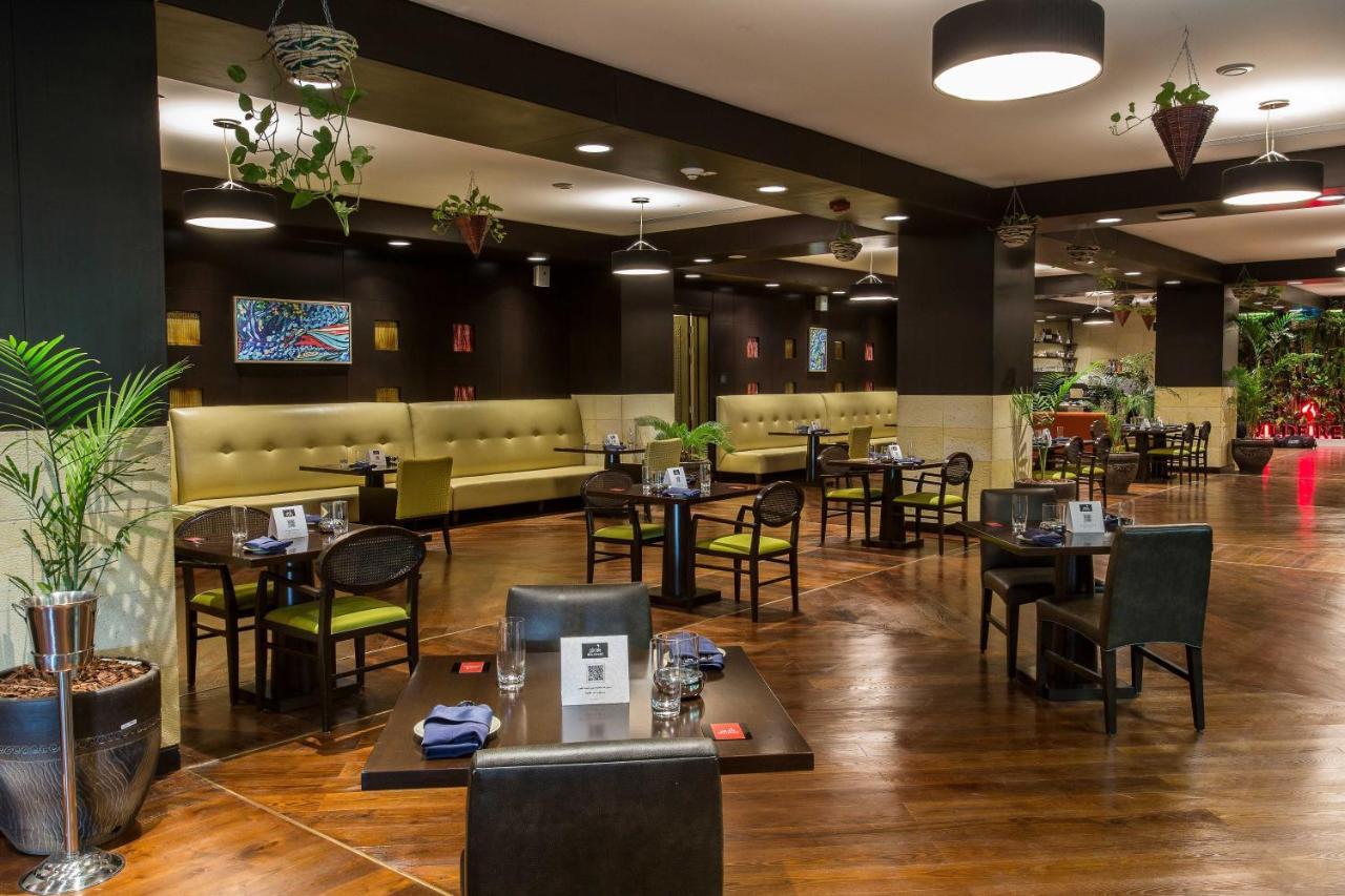 Crowne Plaza Riyadh - Rdc Hotel & Convention By Ihg Exteriér fotografie The interior of the restaurant