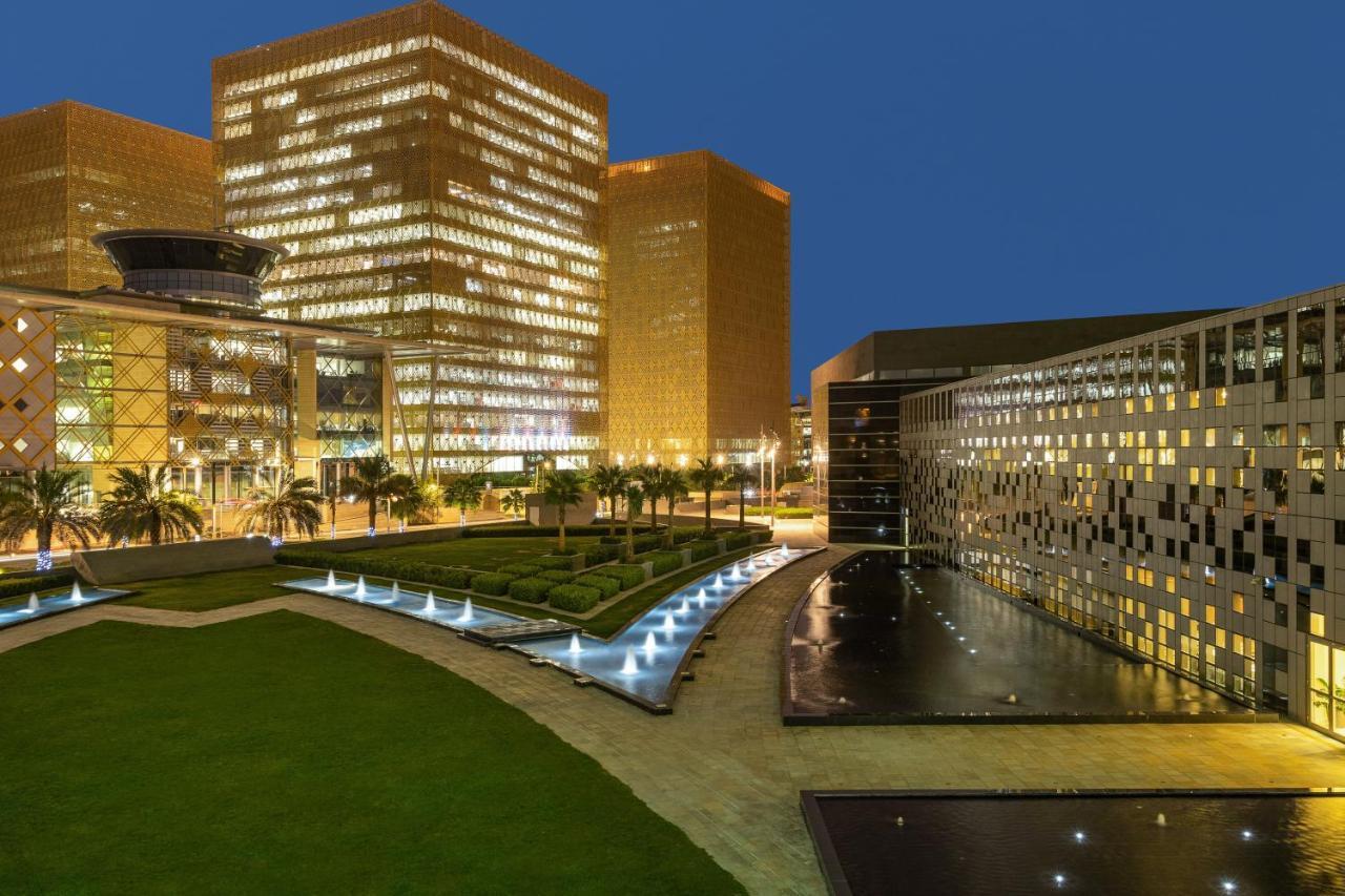 Crowne Plaza Riyadh - Rdc Hotel & Convention By Ihg Exteriér fotografie The University of Pretoria's Faculty of Law