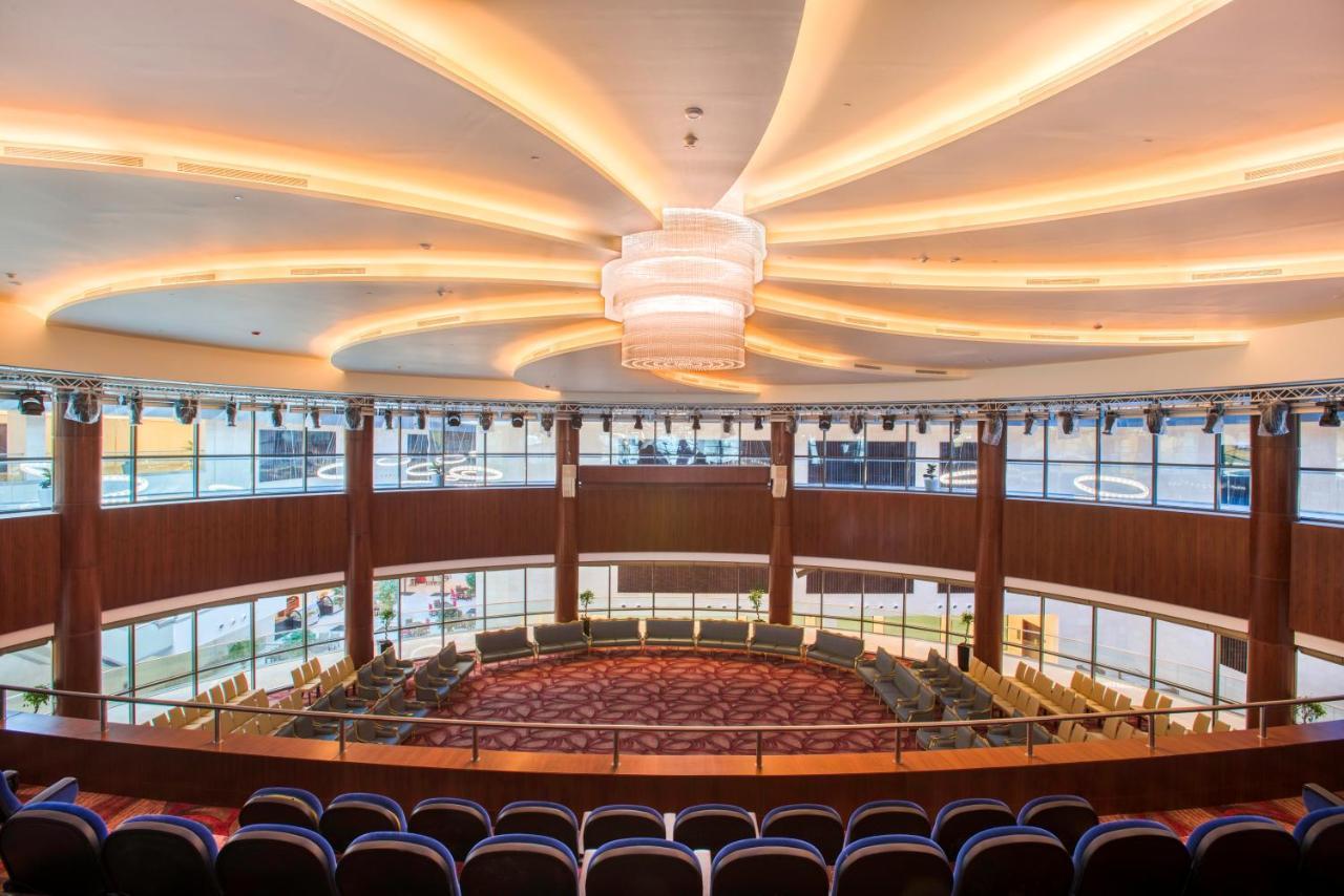 Crowne Plaza Riyadh - Rdc Hotel & Convention By Ihg Exteriér fotografie The main auditorium