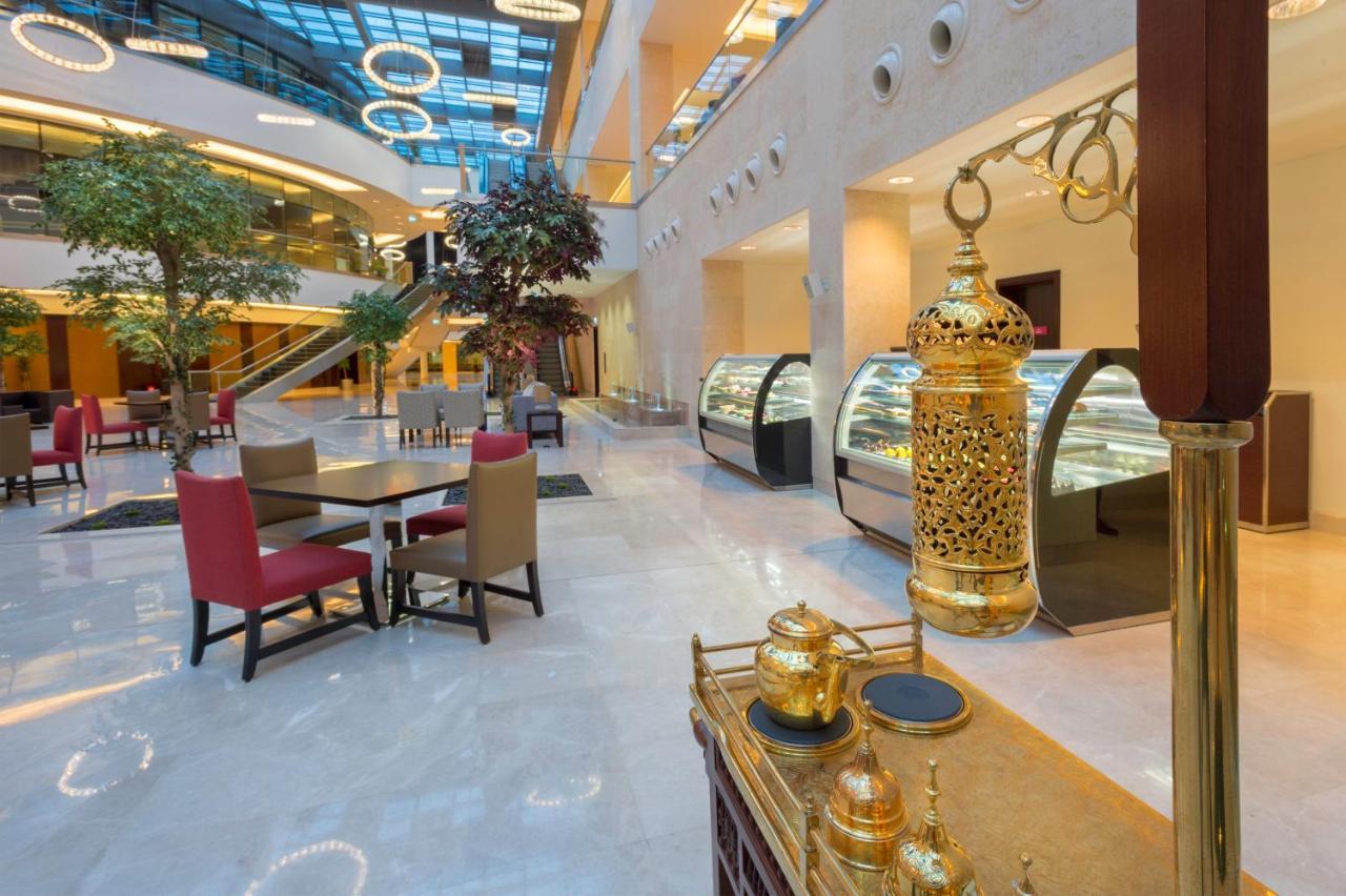 Crowne Plaza Riyadh - Rdc Hotel & Convention By Ihg Exteriér fotografie The lobby of the hotel