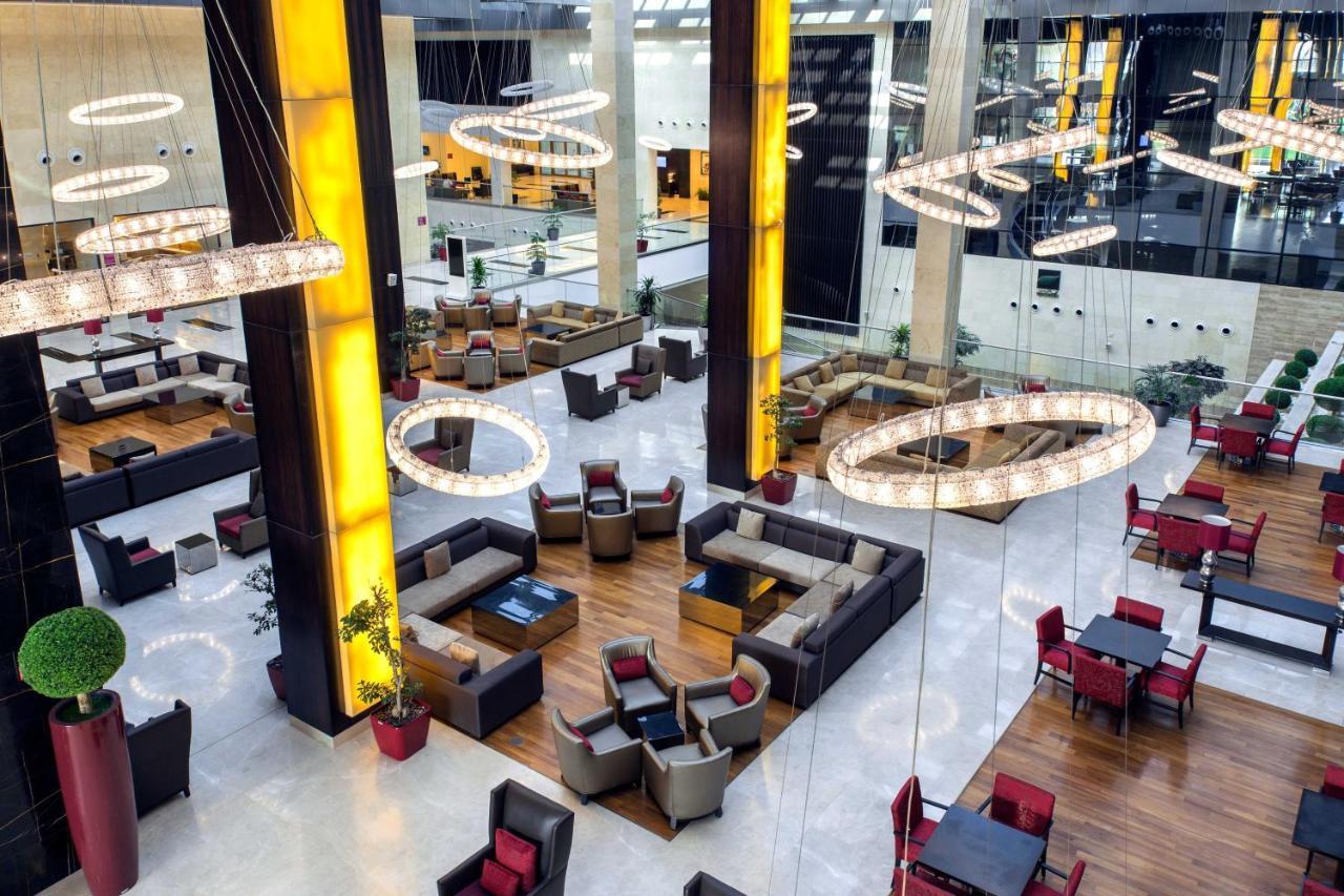 Crowne Plaza Riyadh - Rdc Hotel & Convention By Ihg Exteriér fotografie The lobby of the hotel