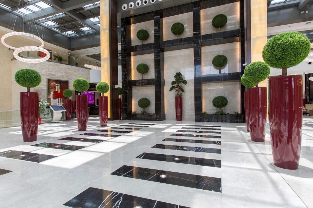 Crowne Plaza Riyadh - Rdc Hotel & Convention By Ihg Exteriér fotografie Interior of the hotel