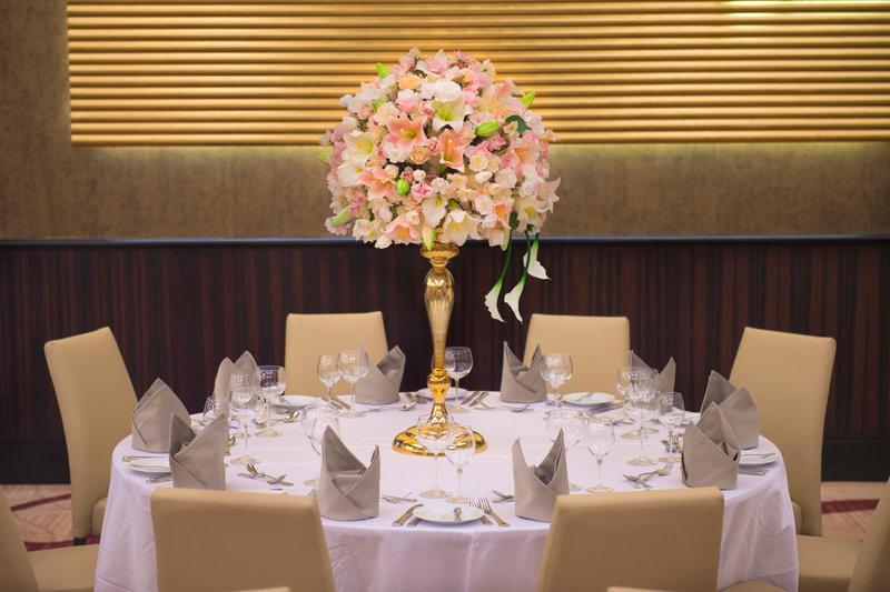 Crowne Plaza Riyadh - Rdc Hotel & Convention By Ihg Exteriér fotografie A table set for a formal dinner